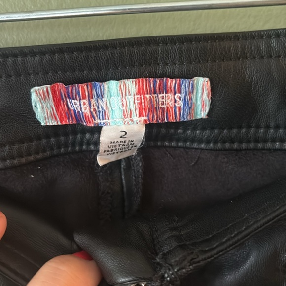 Urban Outfitters Olivia Faux Leather Zip Front Pants Black Sz 2 - Picture 6 of 12